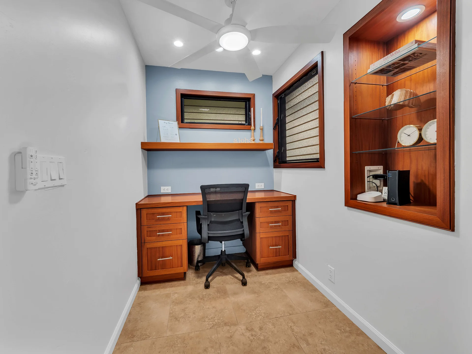 Office nook with desk and shelving