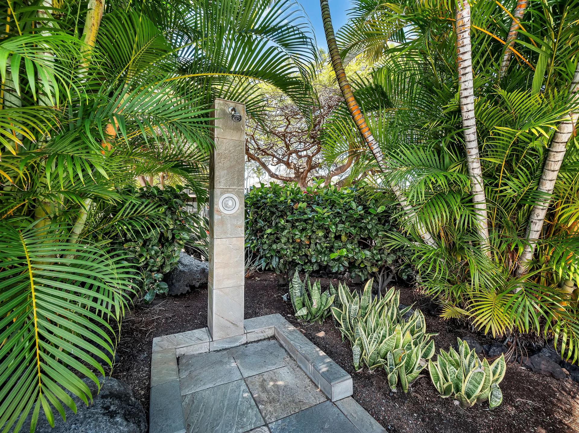 Tropical garden sculpture